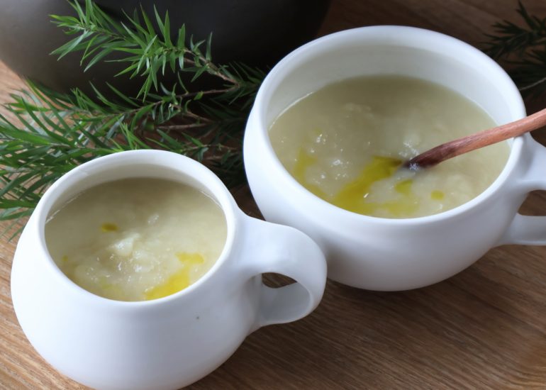 新玉ねぎと塩だけスープ